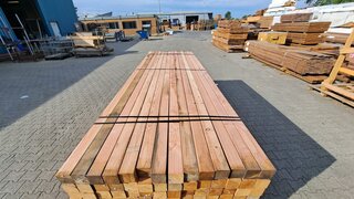 Ca. 91x Douglas palen geschaafd, 70x70mm, lengte 300cm
